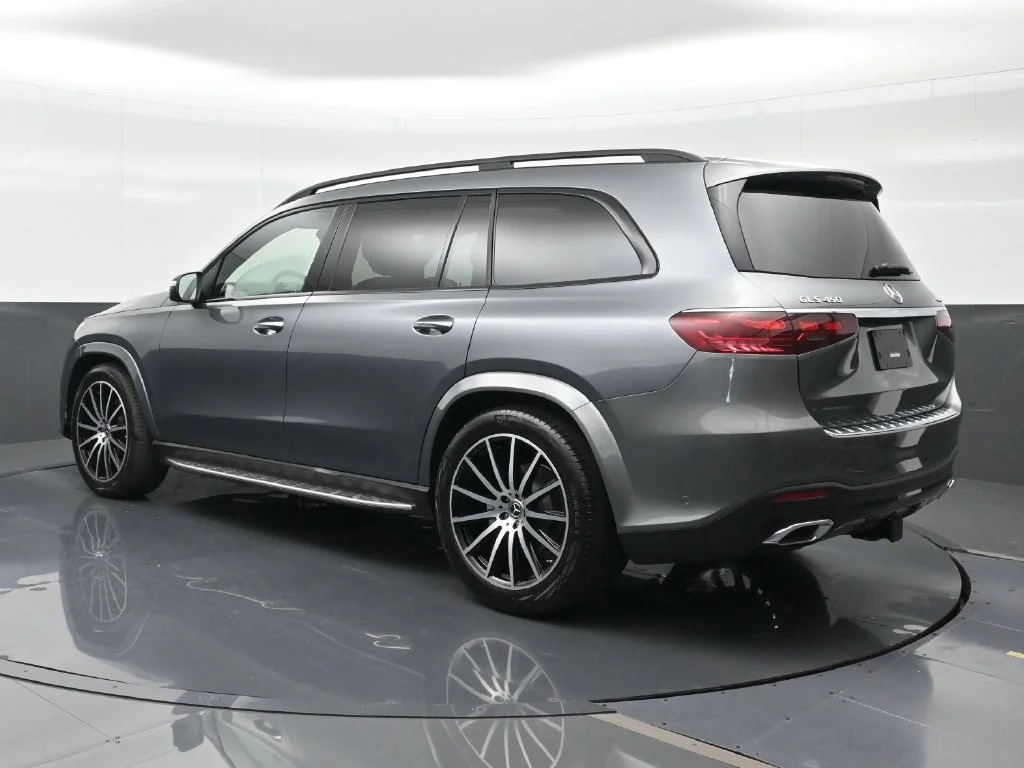 Used 2025  Mercedes-Benz GLS 450 image 3