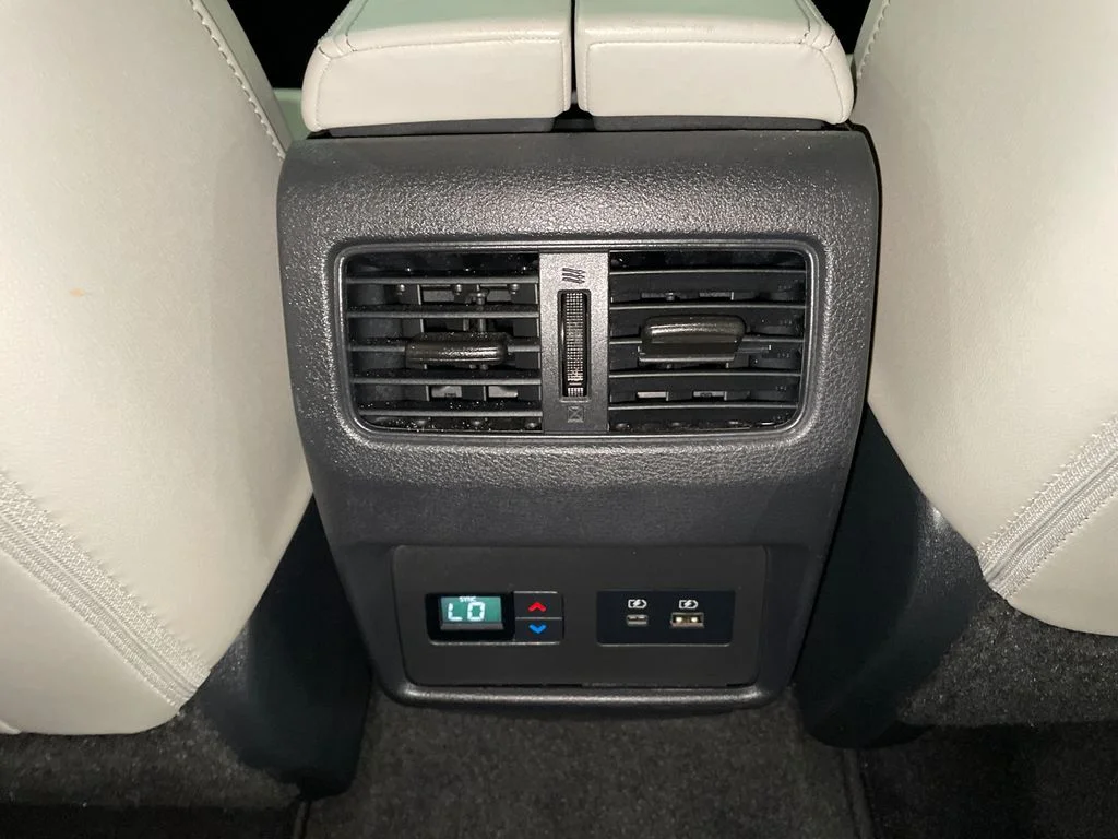Used 2022 Scarlet Ember Tintcoat Nissan SL image 27