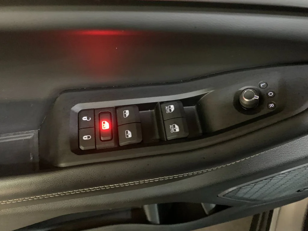 Used 2022 Silver Jeep 4xe image 13