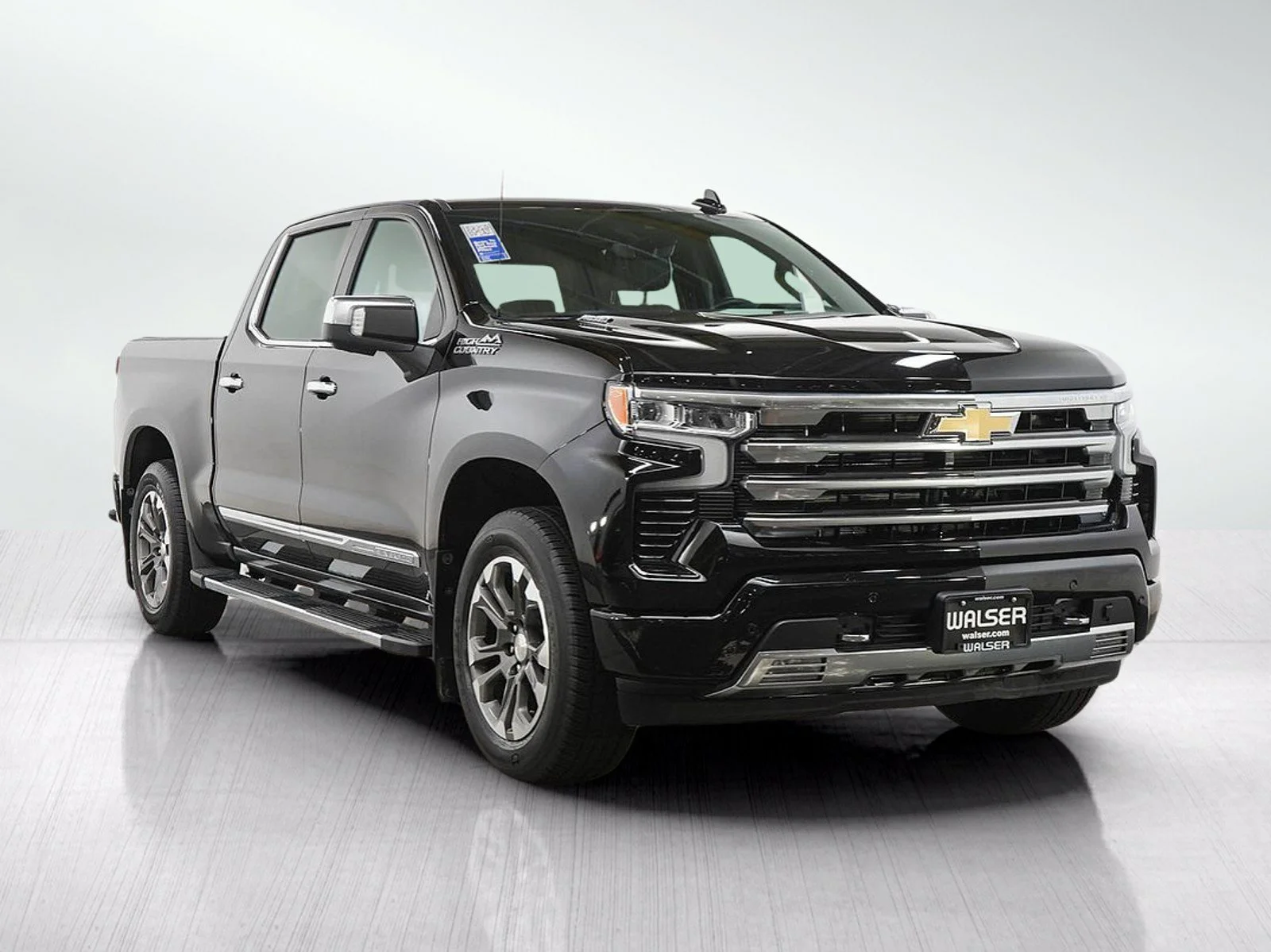 Used 2025 Black Chevrolet High Country image 7