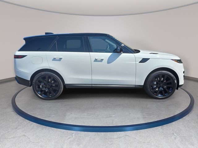 New 2026 Fuji White Land Rover SE image 4