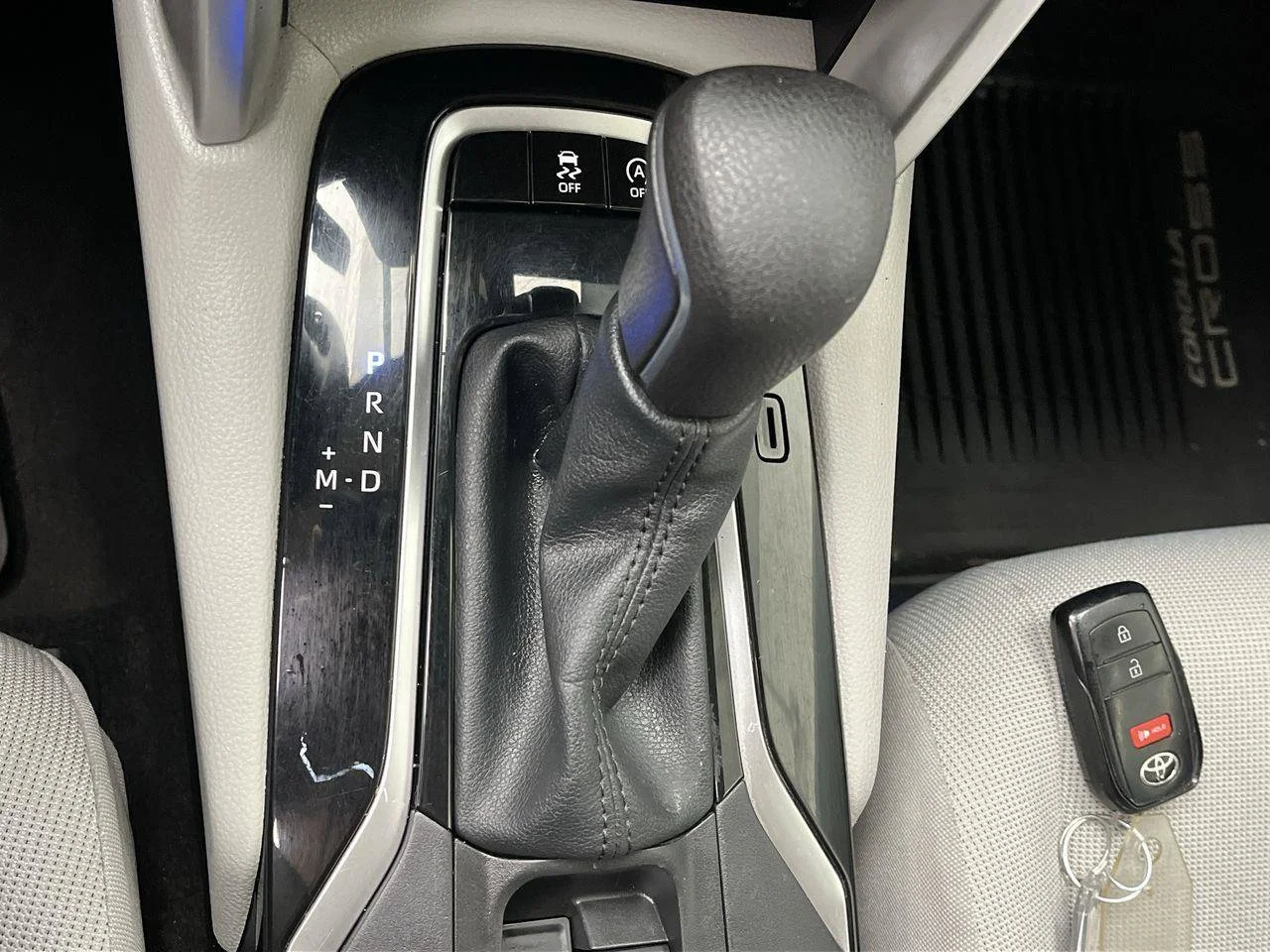 2022 Toyota Corolla Cross LE - Photo 20