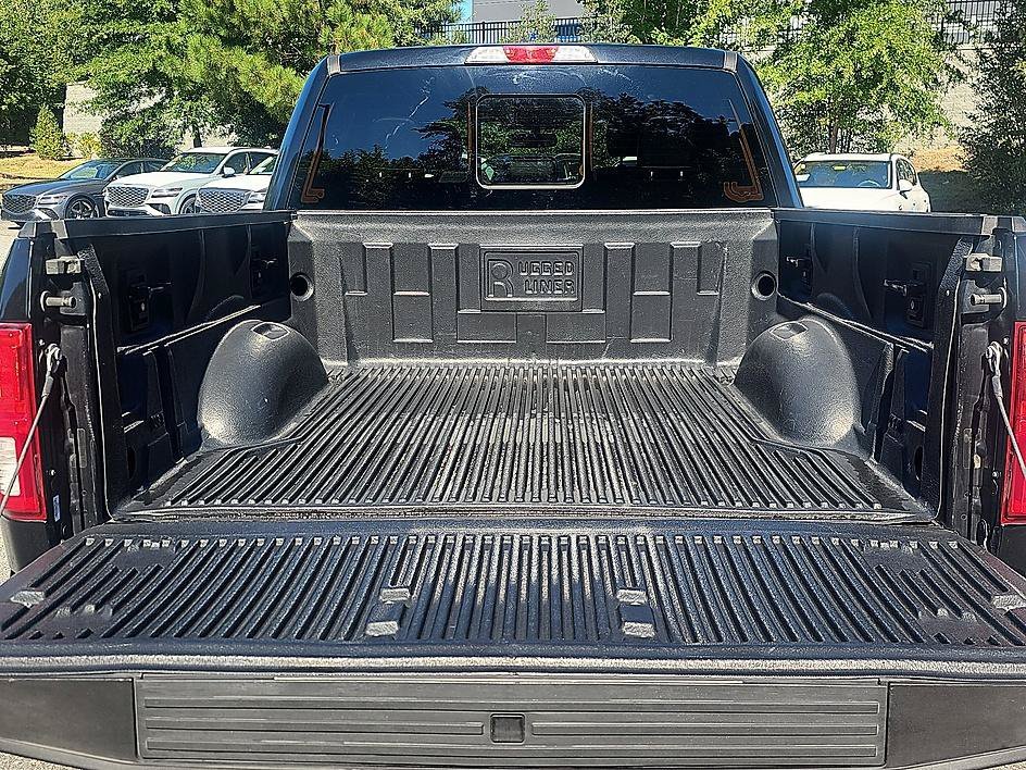 Used 2020 Agate Black Metallic Ford LARIAT image 31