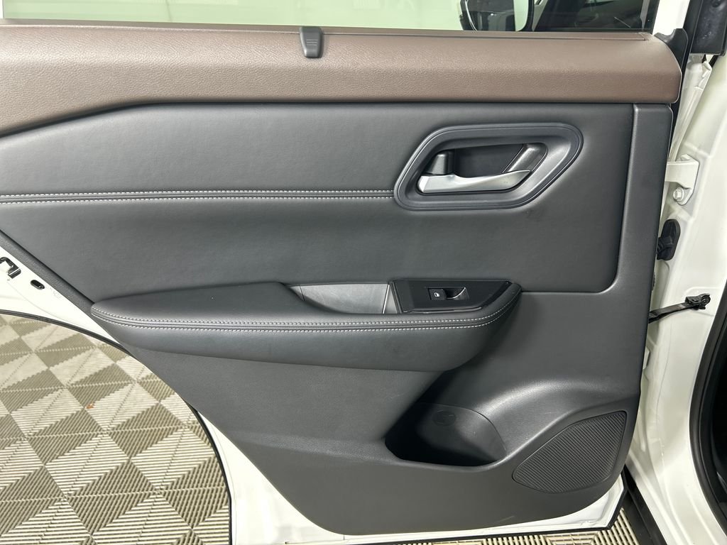 Used 2023 White Nissan SV image 15