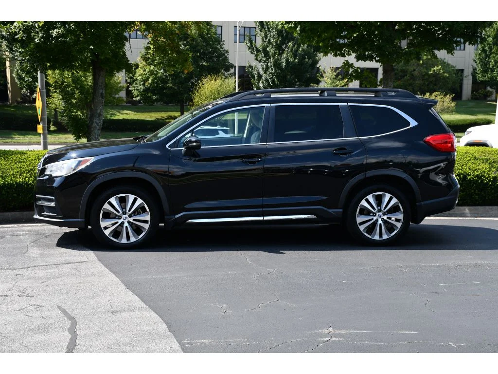 Used 2020 Crystal Black Silica Subaru Limited image 7