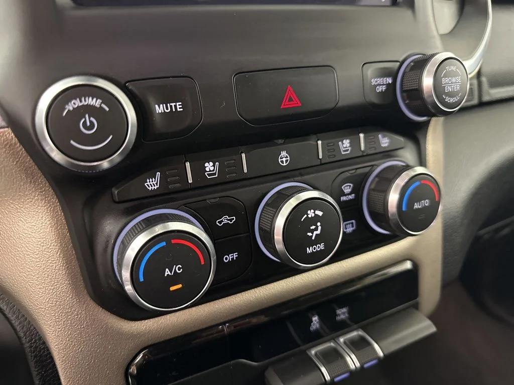 Used 2019 Black Ram Laramie image 19