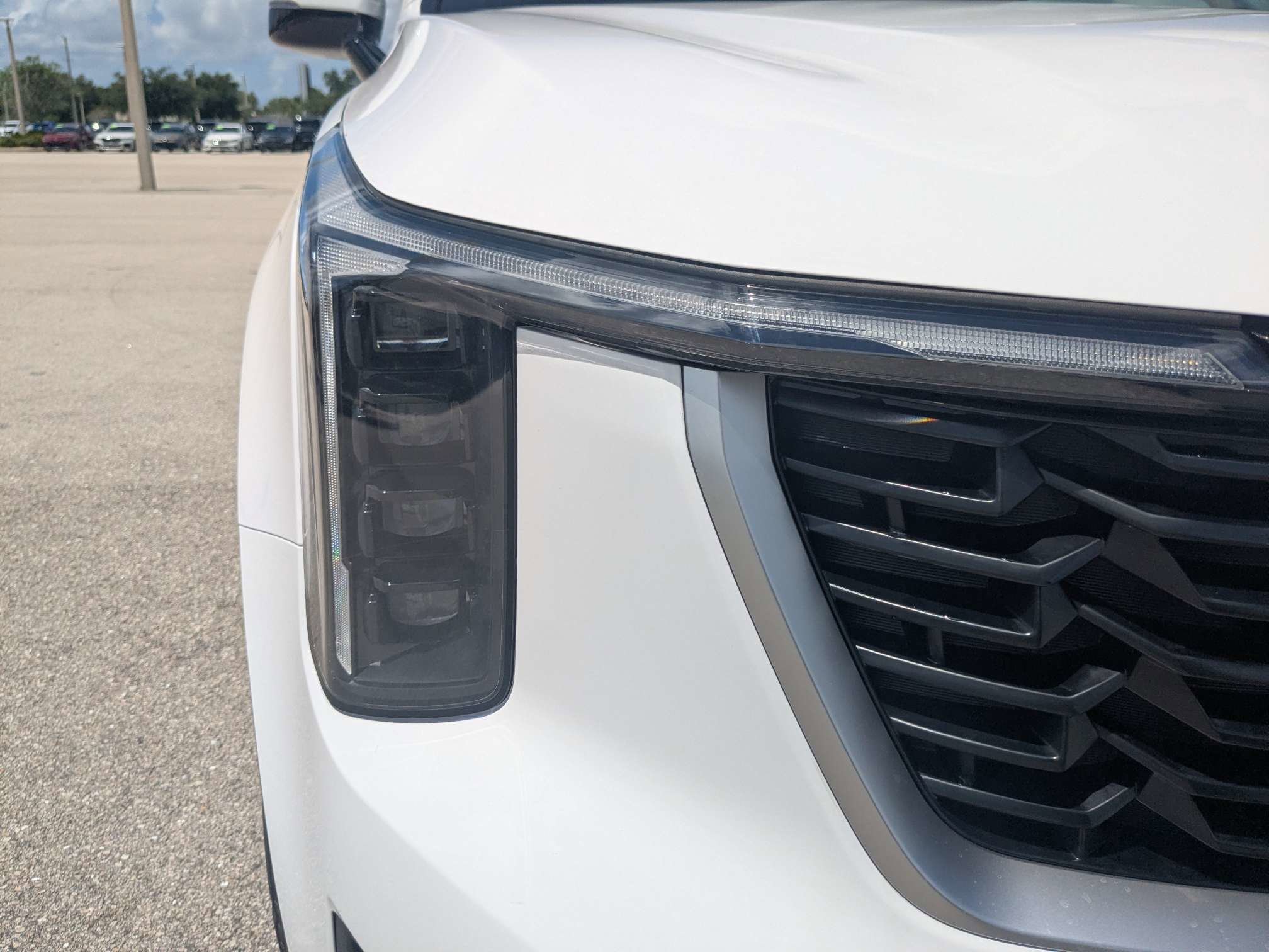New 2026 Glacial White Kia LX image 10