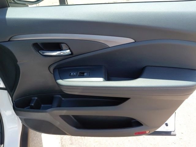 Used 2024 White Honda RTL image 33