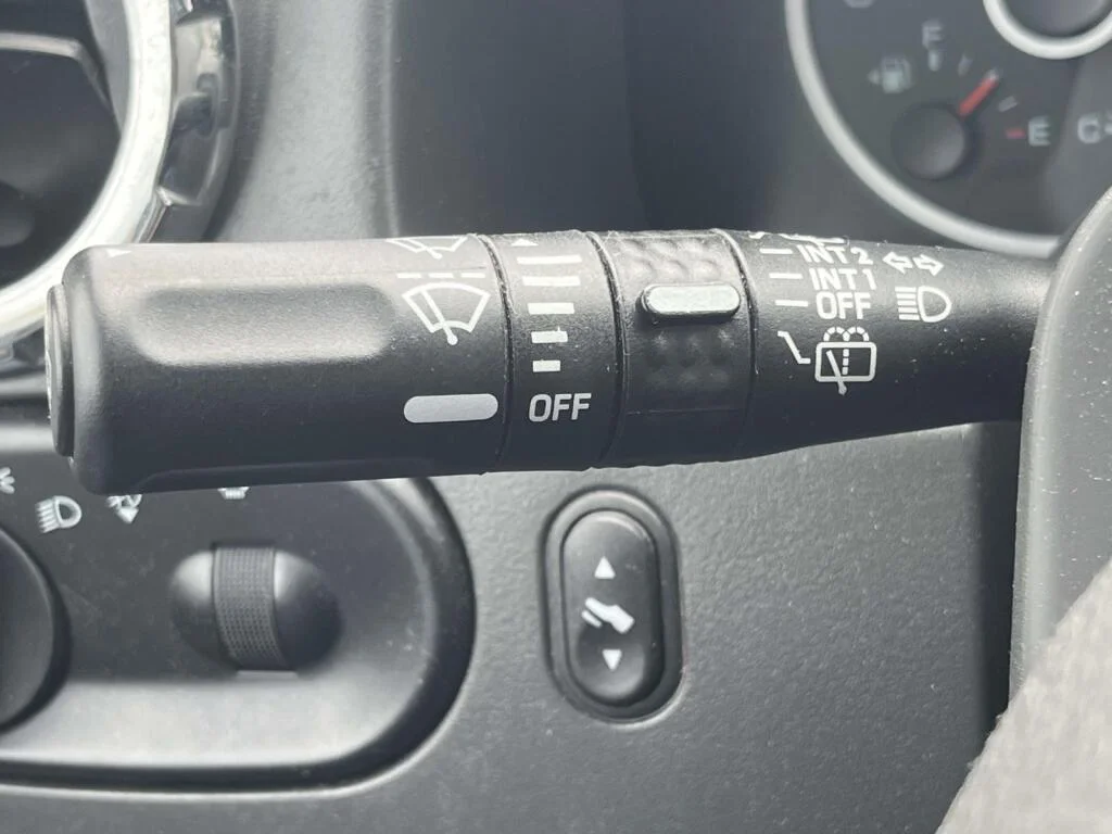 Used 2005  Ford XLT image 32