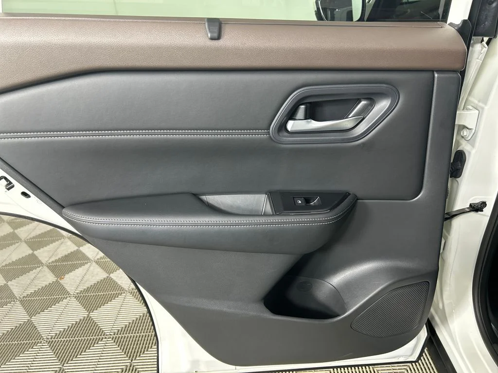 Used 2023 White Nissan SV image 15