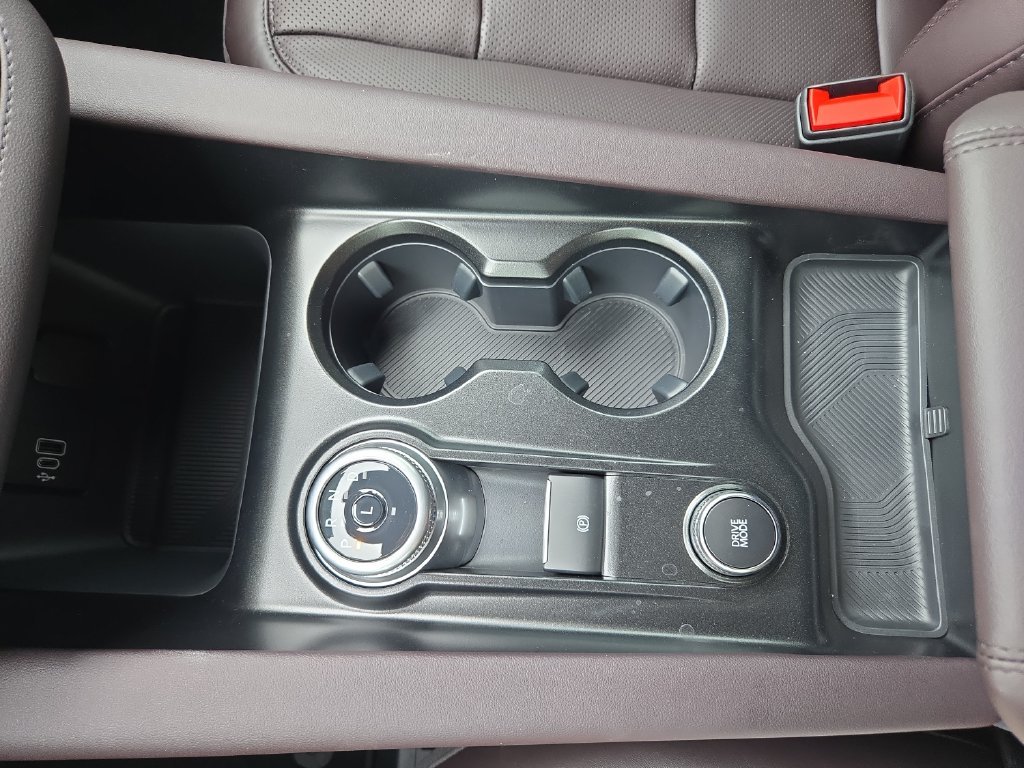 New 2027 Agate Black Metallic Ford Platinum™ image 23