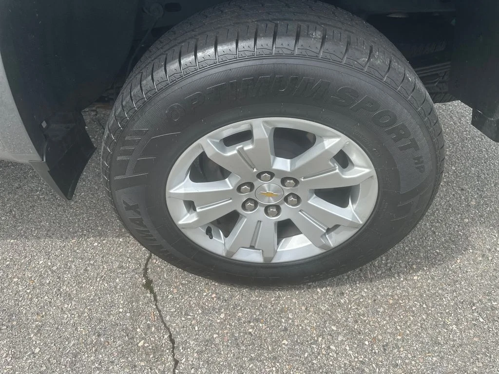 Used 2022 Gray Chevrolet LT image 14