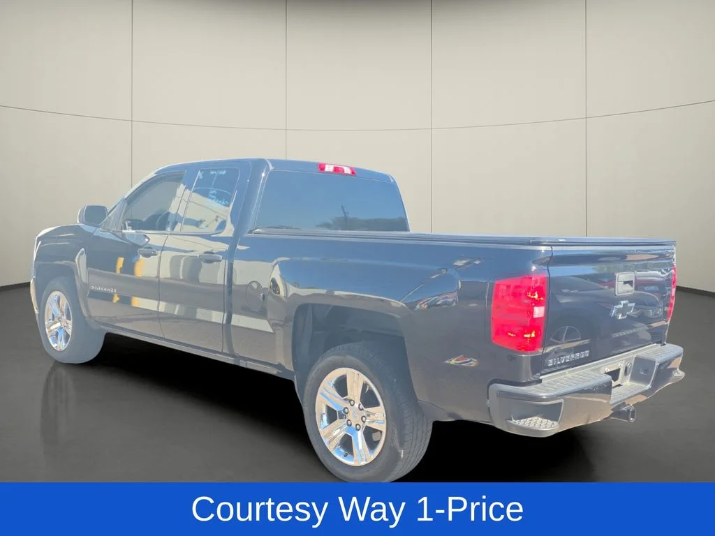 Used 2018 Black Chevrolet Custom image 6