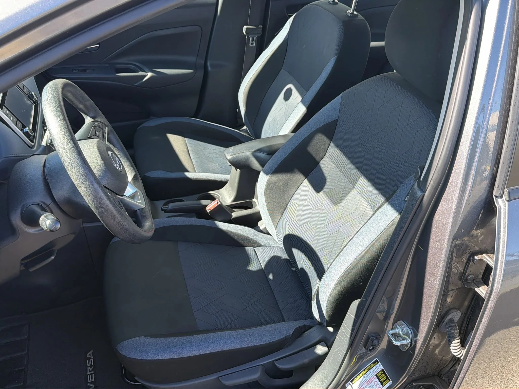 2025 Nissan Versa Sedan SV - Photo 14