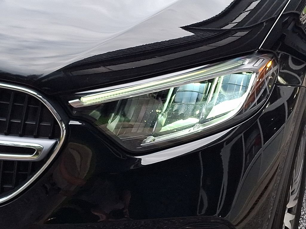 Used 2023 Black Mercedes-Benz GLC 300 image 9