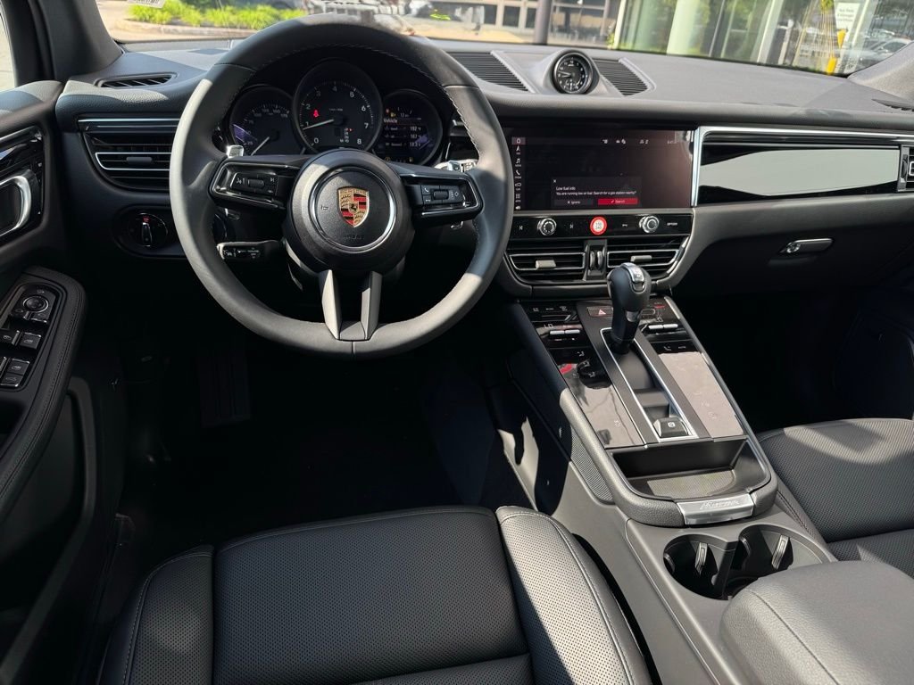 2025 Porsche Macan - Photo 6