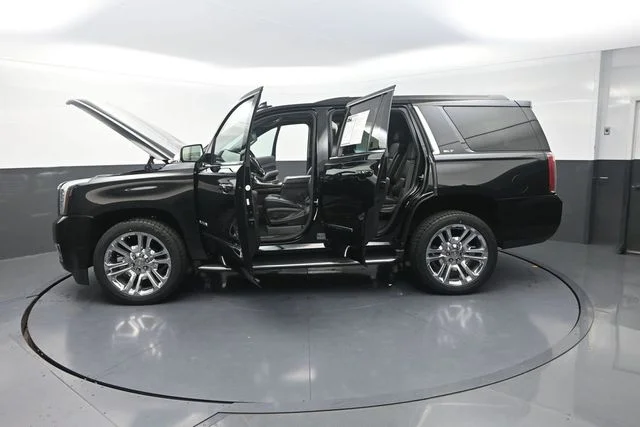 Used 2020 Black GMC SLT image 42