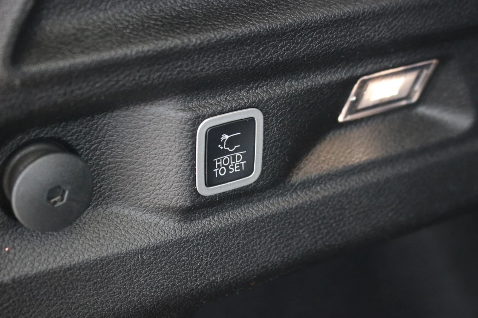 Used 2022 Gray Jeep Laredo image 12