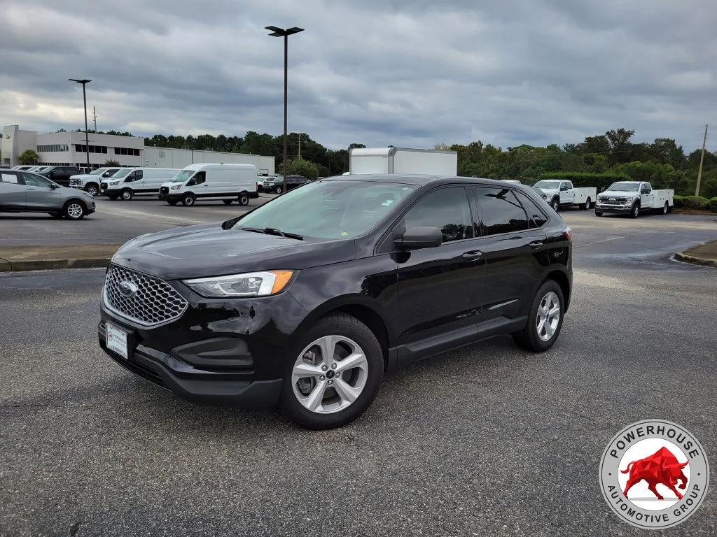 Used 2024 Black Ford SE image 1