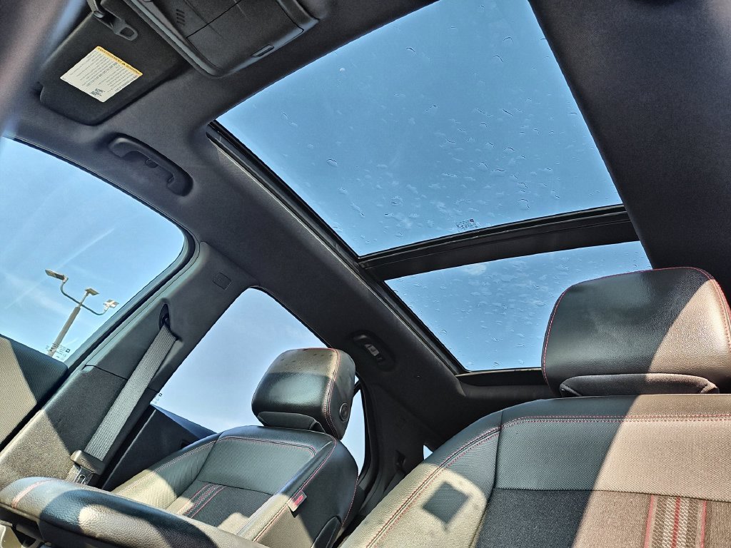 Used 2022 Blue Chevrolet RS image 22