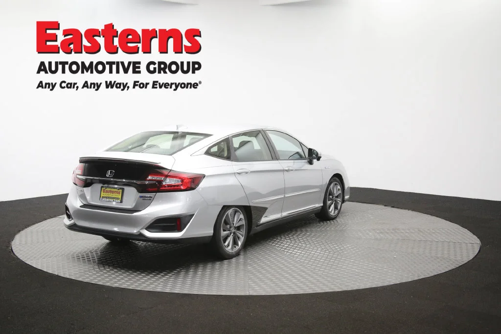 Used 2018 Silver Honda Touring image 39