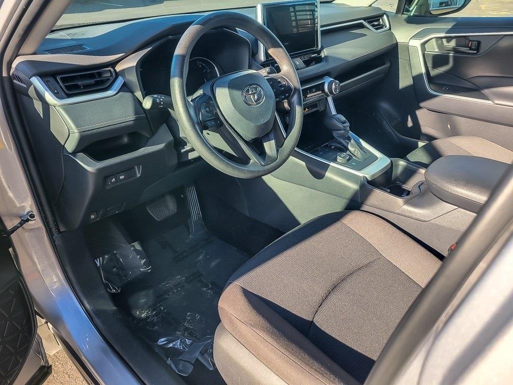 2025 TOYOTA RAV4 - Image 8