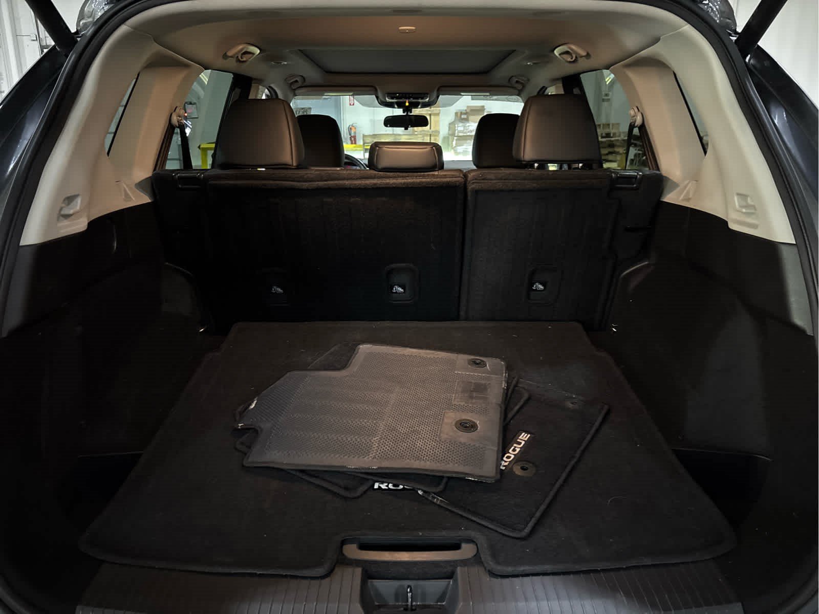 Used 2023 Gun Metallic Nissan SV image 7
