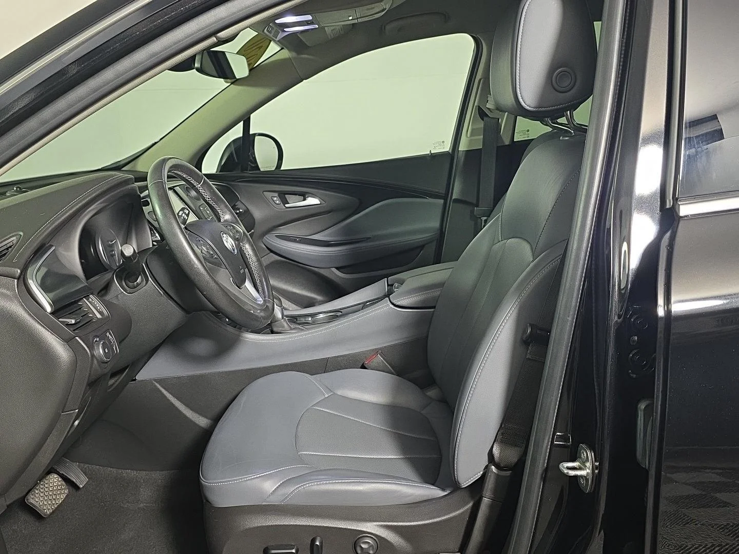 Used 2020 Ebony Twilight Metallic Buick Premium image 13