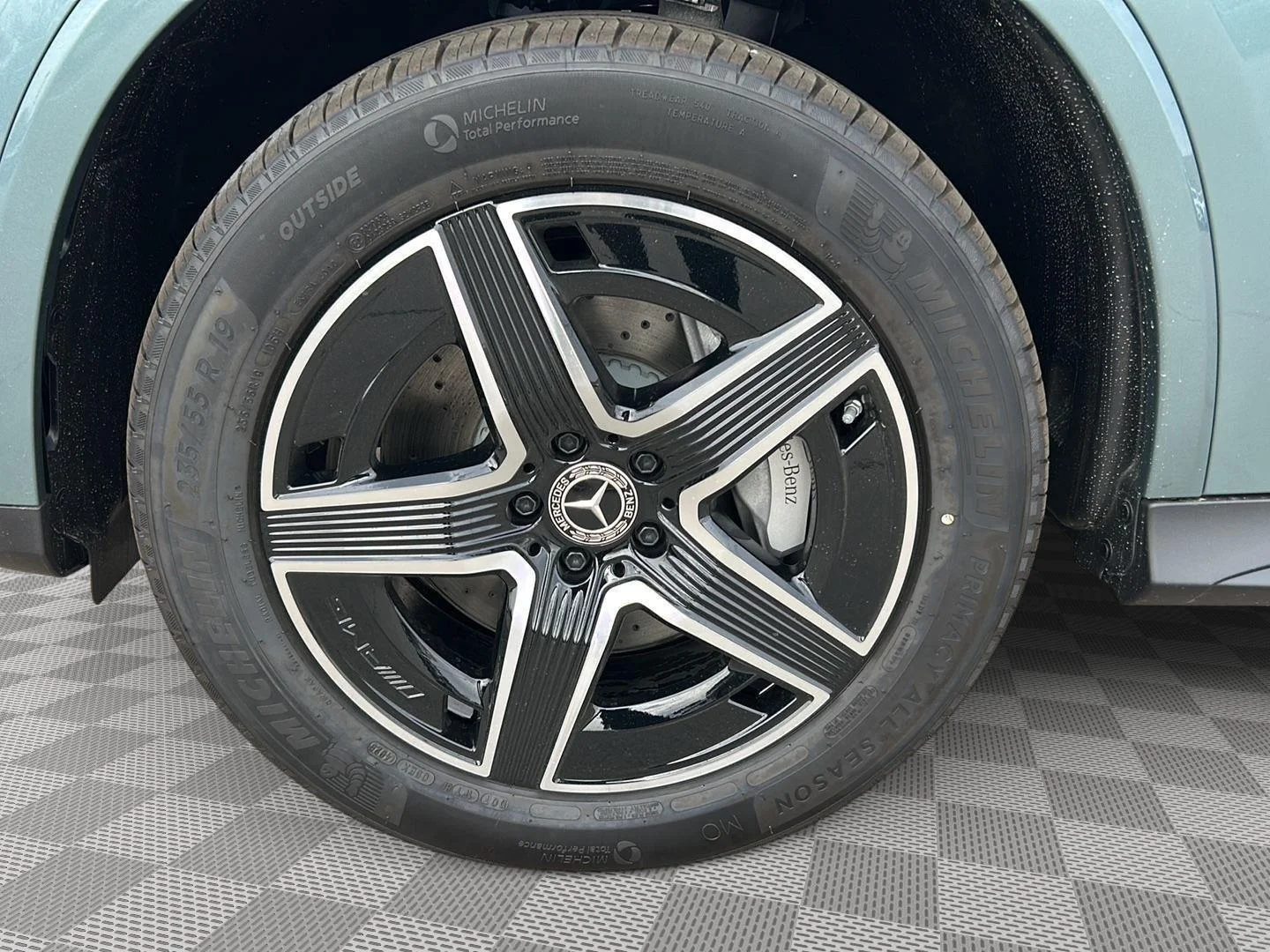 New 2026 Verde Silver Metallic Mercedes-Benz GLC 300 image 9