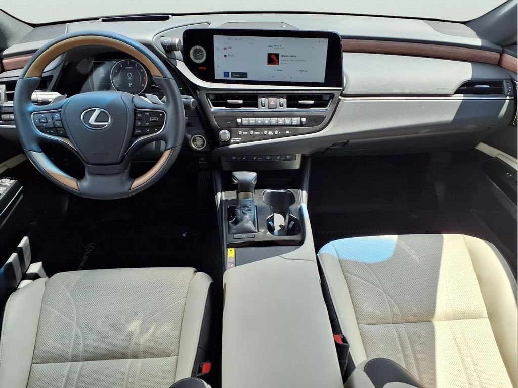 Used 2025 Beige Lexus 350 Ultra Luxury image 11