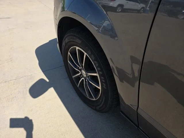 Used 2018 Gray Dodge SE Plus image 10