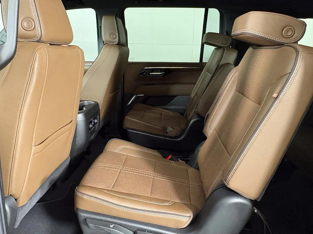 2027 Chevrolet Suburban High Country - Photo 42