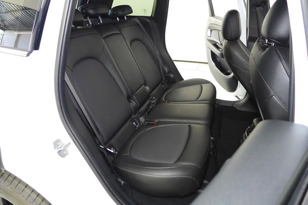 Used 2019 White MINI  image 20