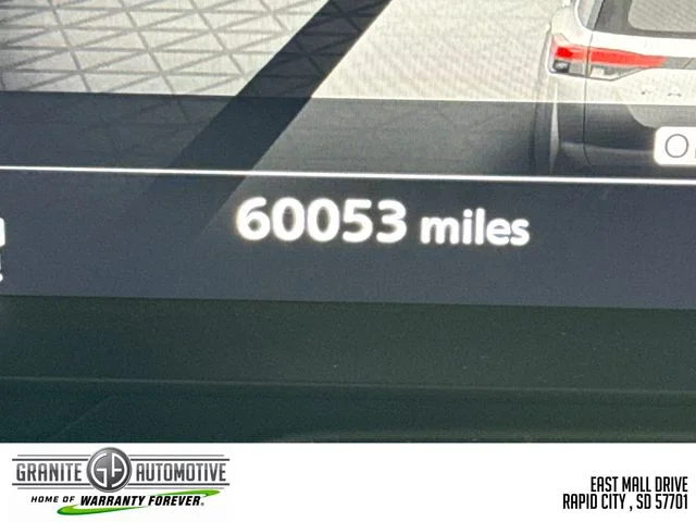 Used 2023 Beige Nissan Platinum image 17