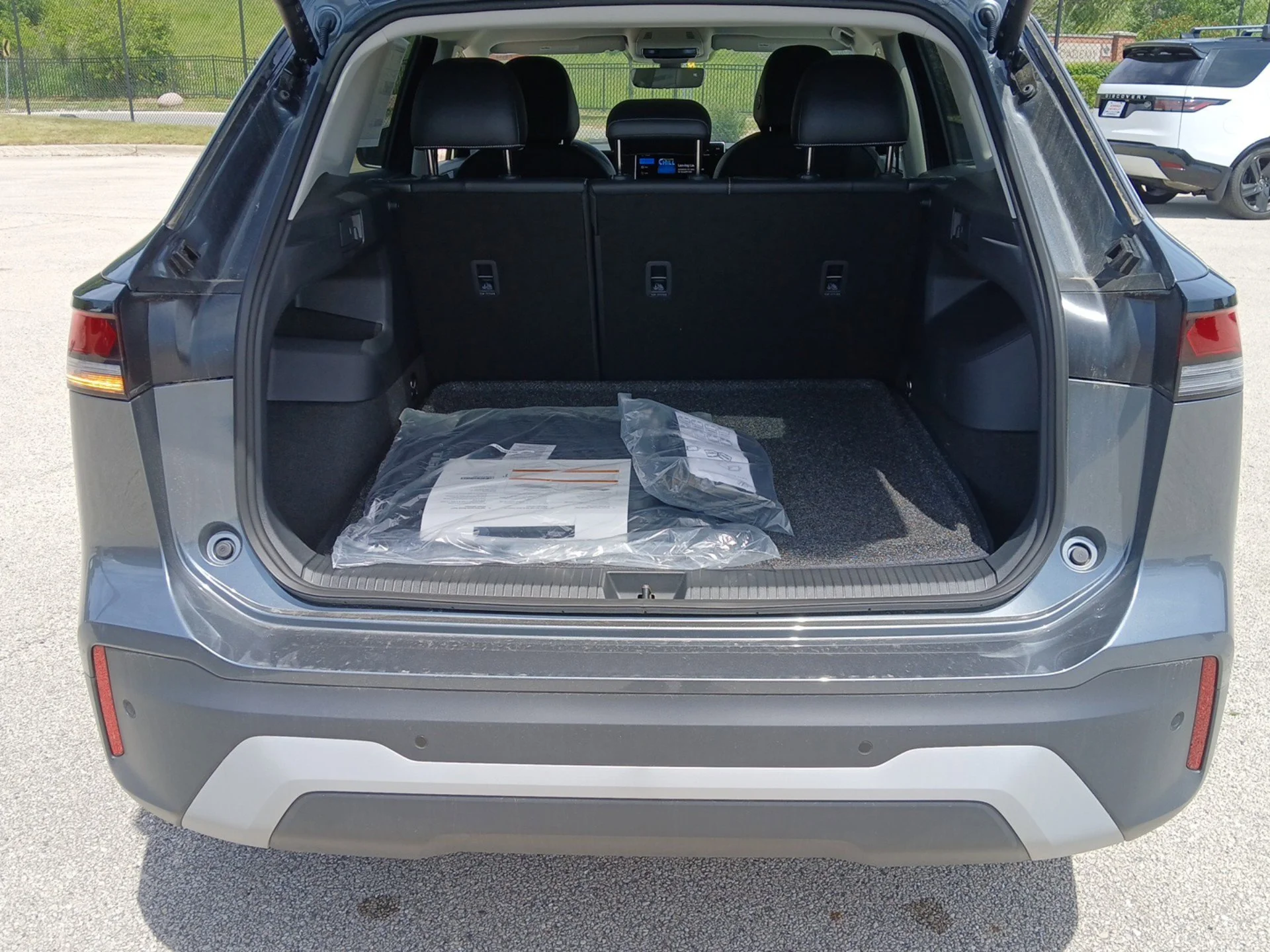 New 2026 Platinum Gray Metallic Volkswagen 2.0T SE image 23