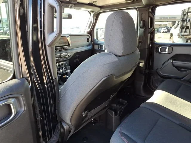 Used 2025 Black Jeep 4-Door Rubicon 4x4 image 10