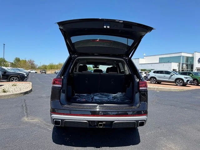 New 2026 Black Volkswagen 2.0T Peak Edition image 3