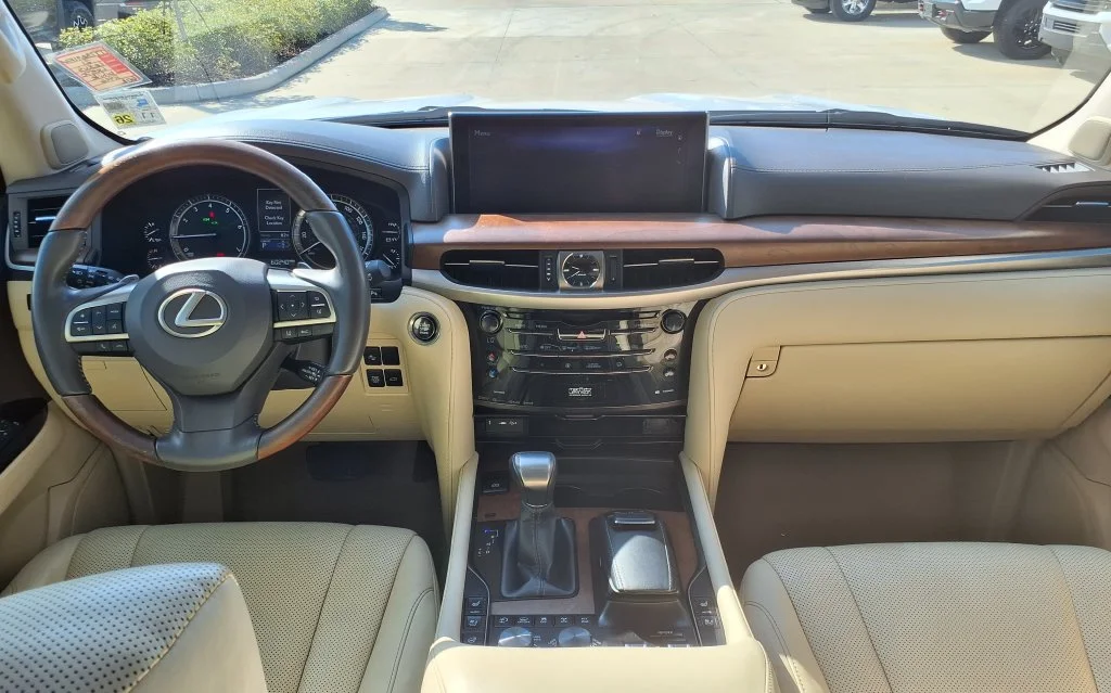 Used 2021 White Lexus 570 image 23