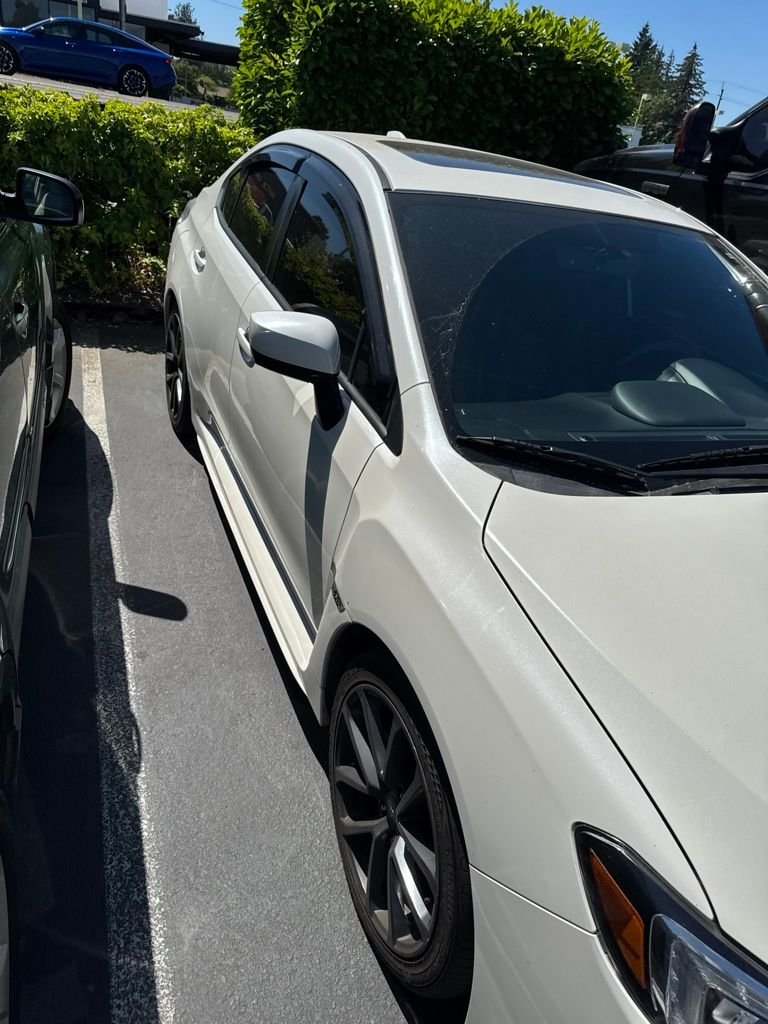 Used 2018 Crystal White Pearl Subaru Limited image 4