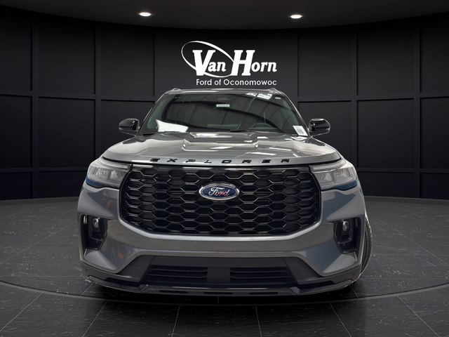 Used 2026 Carbonized Gray Metallic Ford ST-Line image 2
