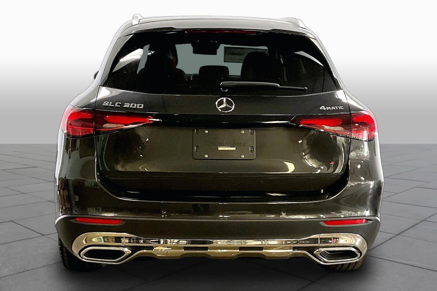 New 2027 Graphite Grey Metallic Mercedes-Benz GLC 300 image 5