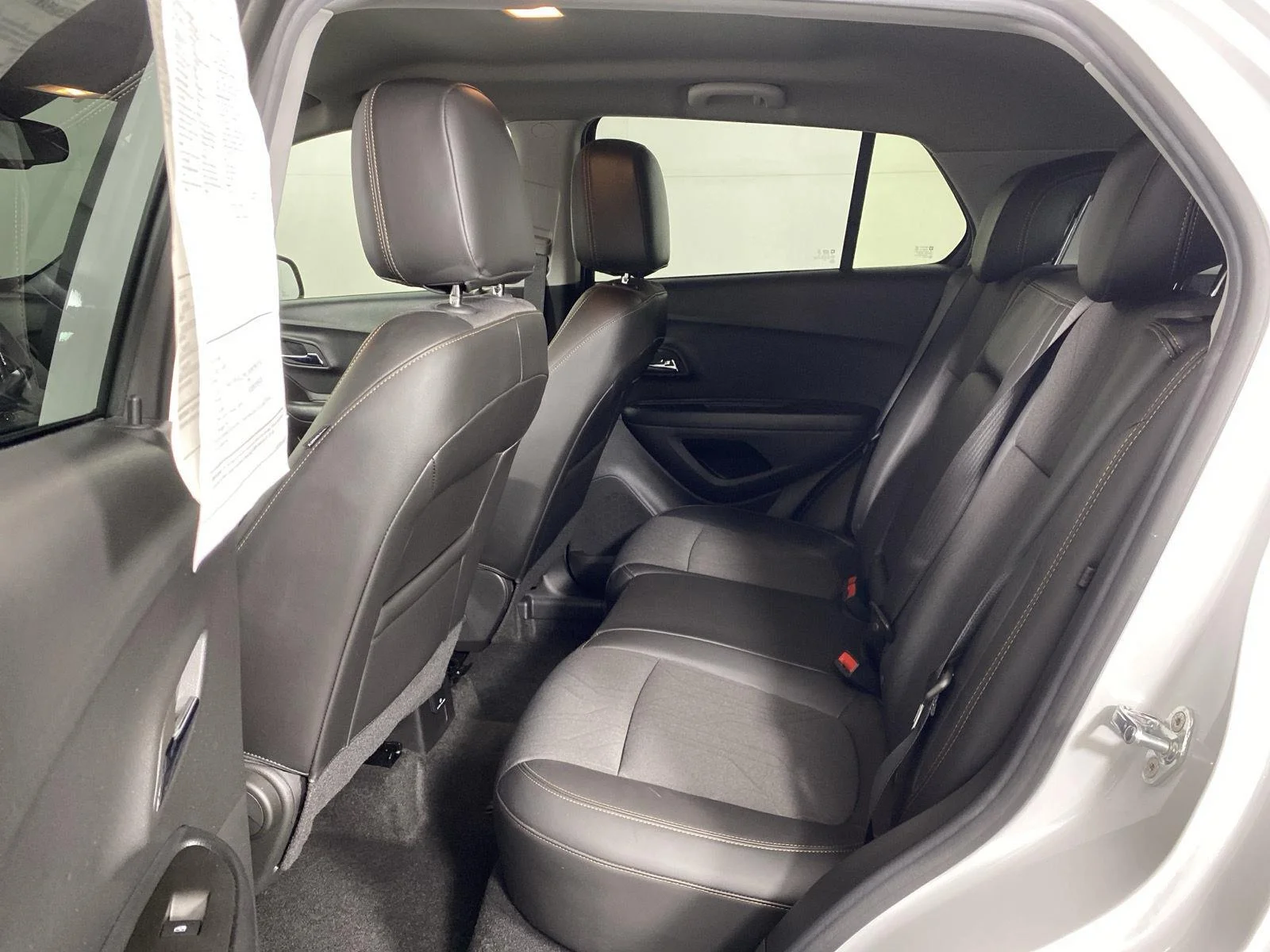 Used 2022 Summit White Chevrolet LT image 8
