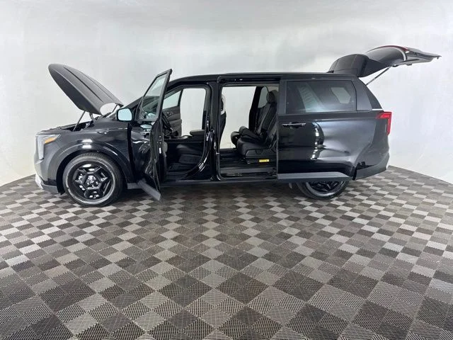 Used 2025 Black Kia LXS image 11