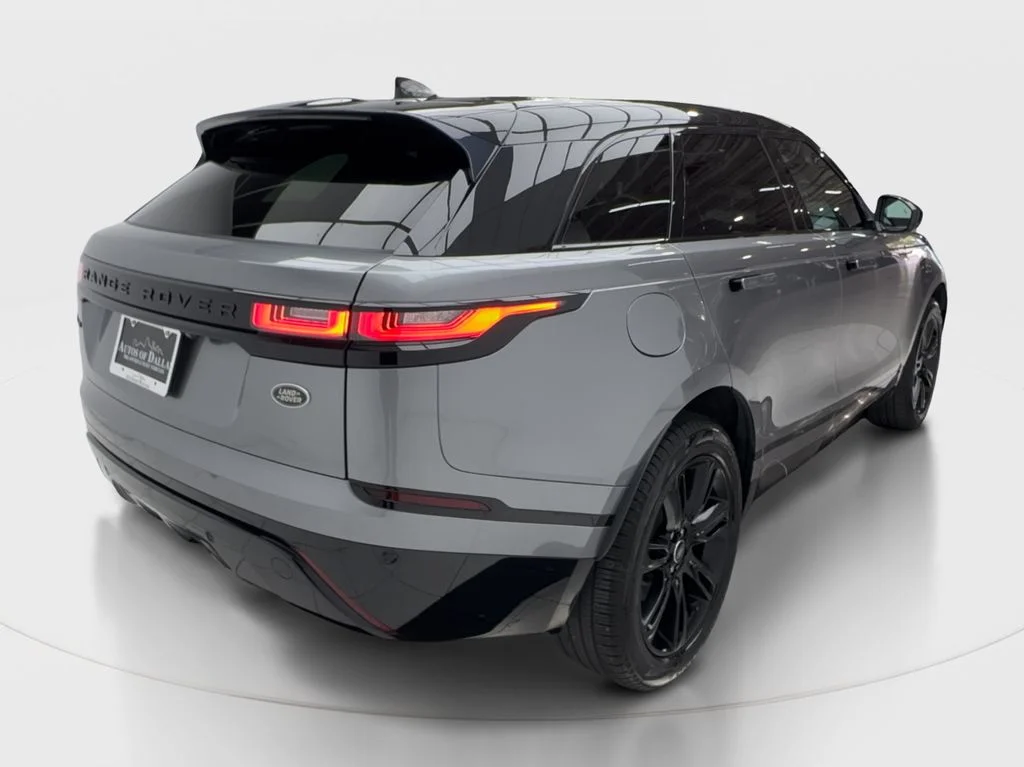 Used 2023 Gray Land Rover R-Dynamic S image 7