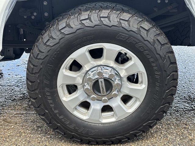 Used 2024 White Ford XLT image 9