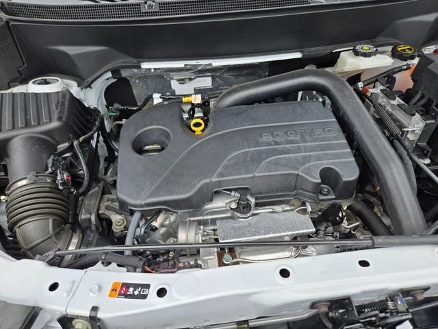 Used 2025 Summit White GMC Elevation image 22