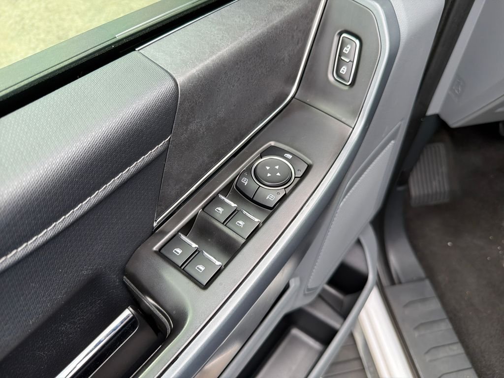 Used 2024 White Ford XLT image 11
