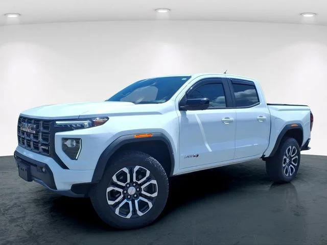 Used 2024 White GMC AT4 image 2