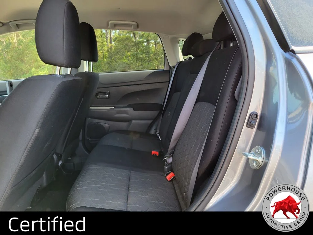 Used 2025 Silver Mitsubishi  image 16