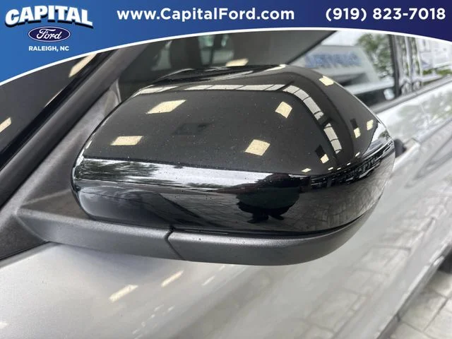 Used 2023 Silver Ford XLT image 12